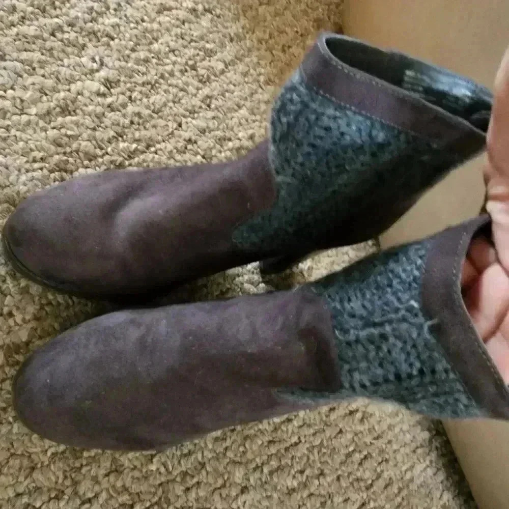 Juicy Couture heel boots - Picture 3 of 6